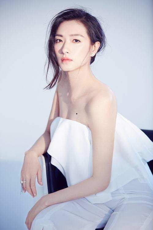 圈内爆料肖战万茜,幕后故事揭秘