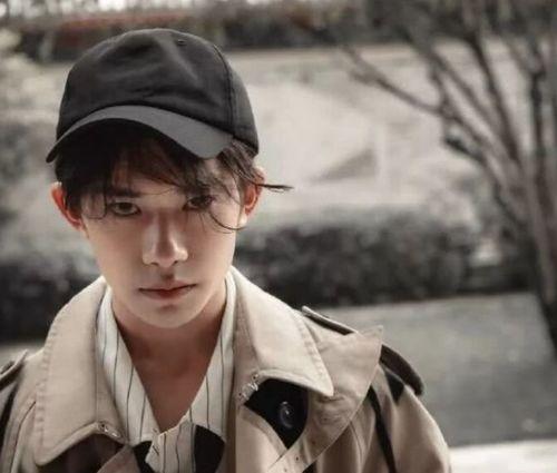 易烊千玺吃瓜娱乐,娱乐圈幕后故事大揭秘 第3张 易烊千玺吃瓜娱乐,娱乐圈幕后故事大揭秘 第3张