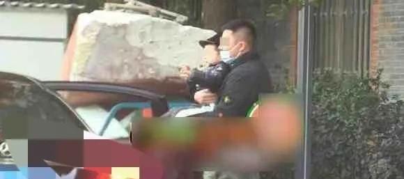 最新吃瓜爆料抓奸,夫妻俩上演捉奸大戏 第3张 最新吃瓜爆料抓奸,夫妻俩上演捉奸大戏 第3张